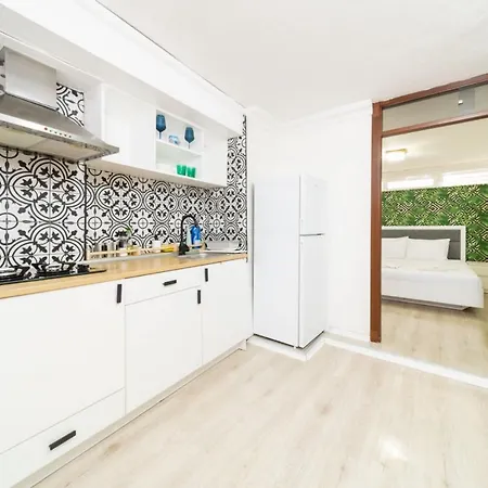Pleasant House With Private Garden In Kaleici