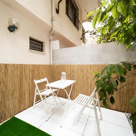 Pleasant House With Private Garden In Kaleici شقة