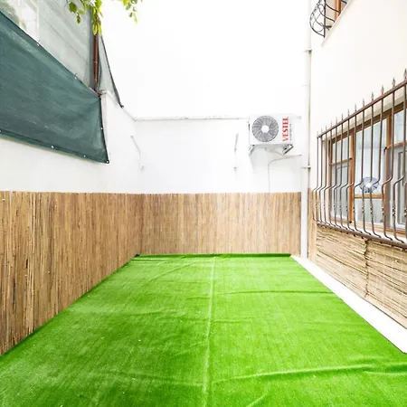 Pleasant House With Private Garden In Kaleici *